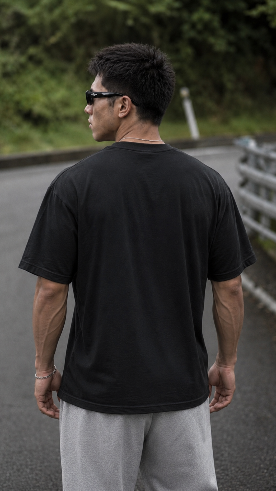 BLACK PANTHER GRAPHIC T-SHIRT / BLACK